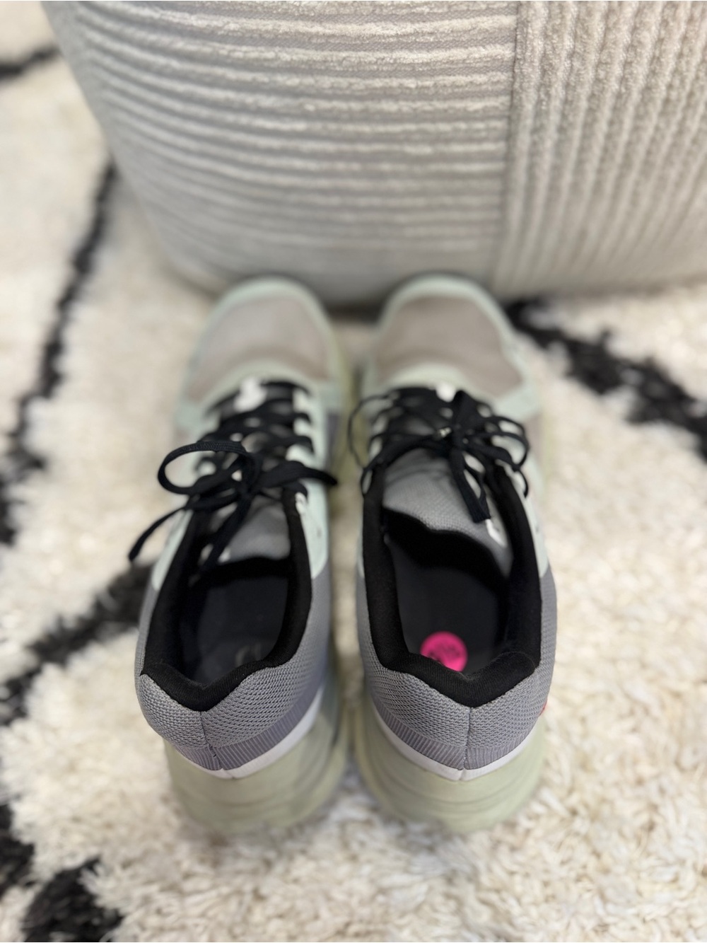 On Cloudrunner Women’s 9.5 Frost Aloe Running Shoes Sneakers - Picture 8 of 12